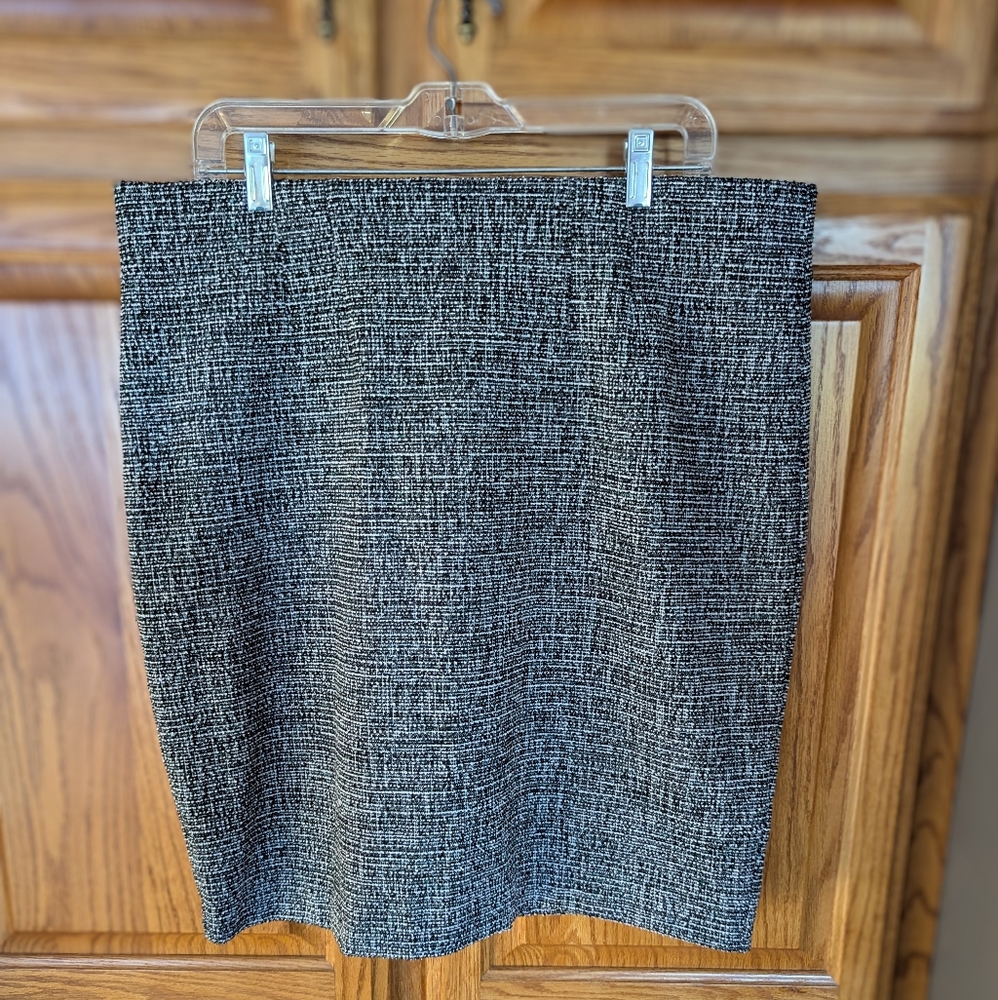 Elegant Tweed Skirt